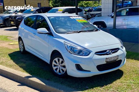 White 2016 Hyundai Accent Hatchback Active