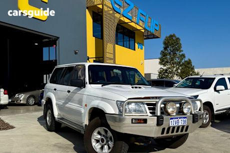 White 2004 Nissan Patrol Wagon St (4X4)