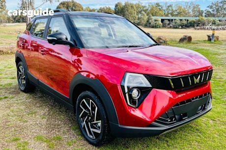 Red 2025 Mahindra Xuv 3Xo Wagon Ax7L