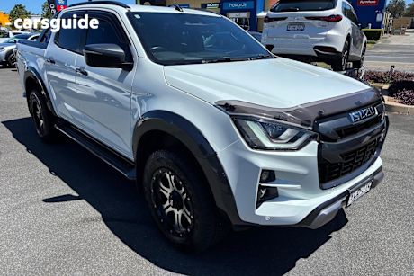 White 2021 Isuzu D-MAX Crew Cab Utility X-Terrain (4X4)