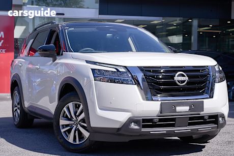 White 2024 Nissan Pathfinder Wagon Ti (4Wd)