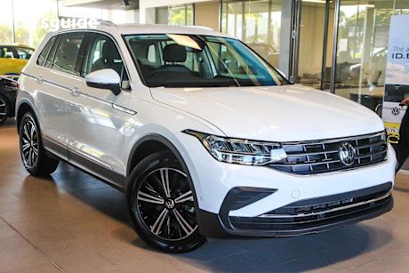 White 2024 Volkswagen Tiguan Wagon 110Tsi Life
