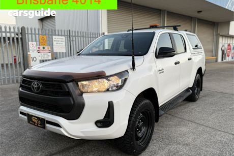White 2021 Toyota Hilux Double Cab Pick Up Sr (4X4)