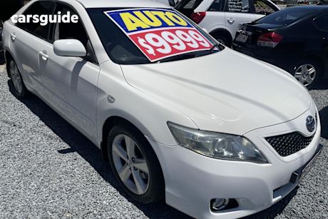 White 2010 Toyota Camry Sedan Touring Se
