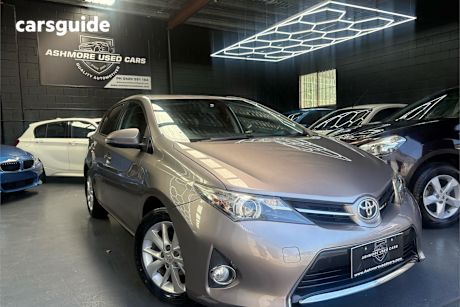 Bronze 2013 Toyota Corolla Hatchback Ascent Sport