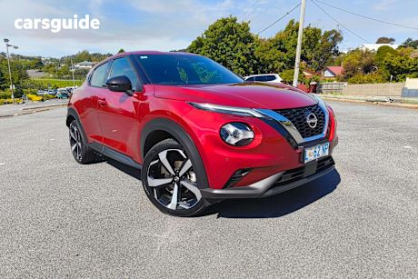 Red 2023 Nissan Juke Hatchback St-L