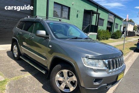 Grey 2011 Jeep Grand Cherokee Wagon Laredo (4X4)