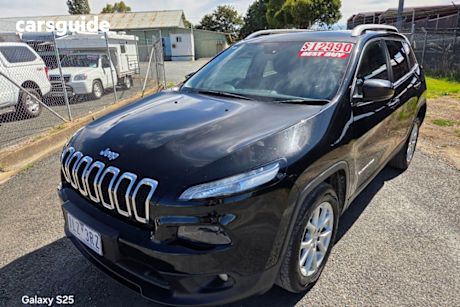 Black 2017 Jeep Cherokee Wagon Longitude (4X4)