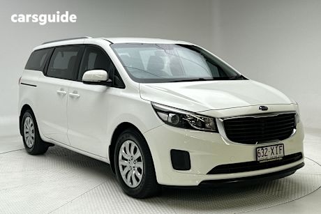 White 2017 Kia Carnival Wagon S