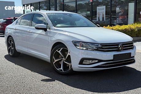 White 2022 Volkswagen Passat Sedan 140Tsi Business