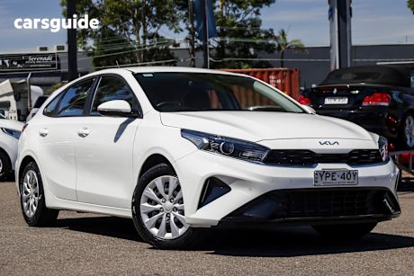 White 2024 Kia Cerato Hatchback S