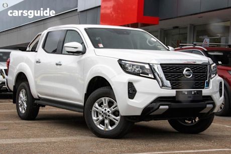 White 2025 Nissan Navara Dual Cab Pick-up St (4X4)