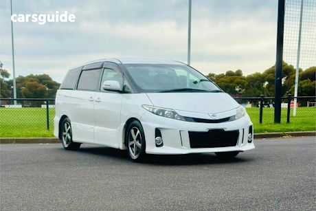 White 2014 Toyota Estima Commercial WELCAB