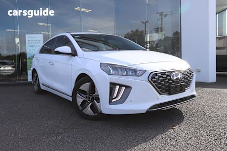 White 2022 Hyundai Ioniq Hatchback Hybrid Premium