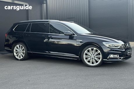 Black 2018 Volkswagen Passat Wagon 206Tsi R-Line