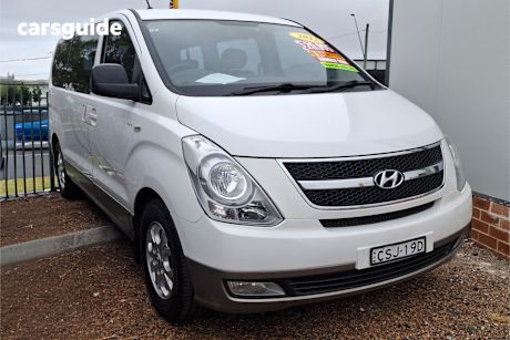 White 2012 Hyundai Imax Wagon