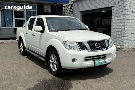 White 2013 Nissan Navara Dual Cab Pick-up St (4X2)