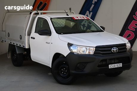 White 2019 Toyota Hilux Ute Tray