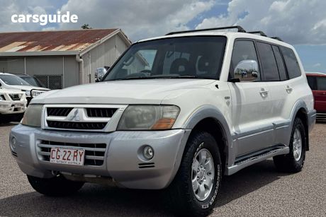 White 2005 Mitsubishi Pajero Wagon Gls Lwb (4X4)