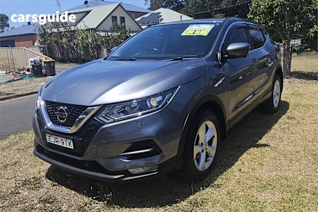 Grey 2019 Nissan Qashqai Wagon St
