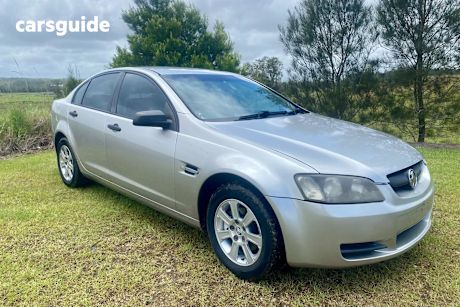 Gold 2006 Holden Commodore Sedan OMEGA