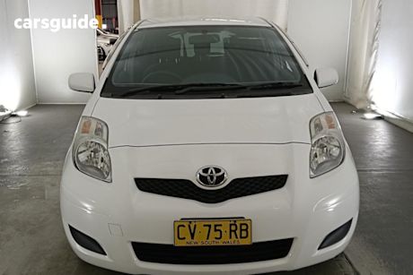 White 2010 Toyota Yaris Hatchback Yr