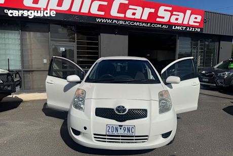 White 2008 Toyota Yaris Hatchback Yrs