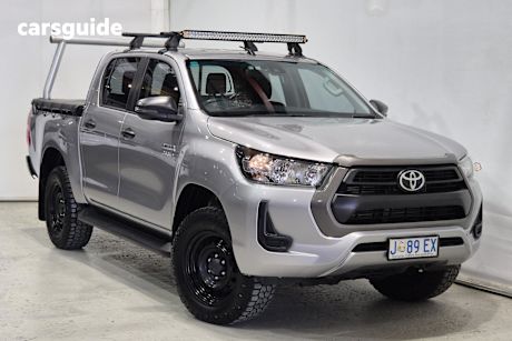 Silver 2020 Toyota Hilux Double Cab Pick Up Sr (4X4)