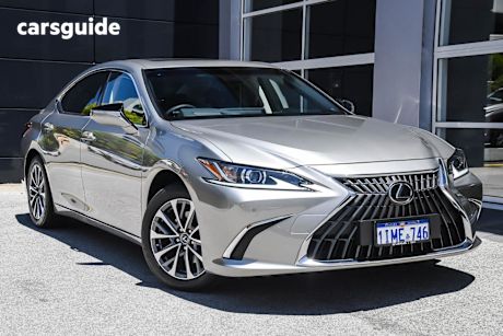 Silver 2025 Lexus ES300H Sedan Luxury (Hybrid)