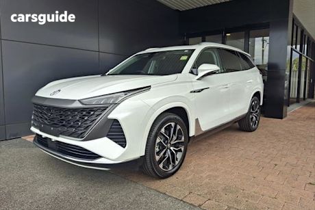 Black 2025 MG Qs Wagon Essence