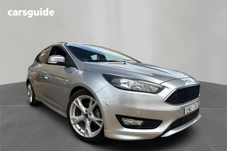 Silver 2018 Ford Focus Hatchback Titanium