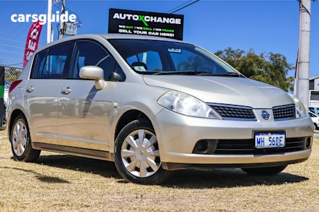 Beige 2009 Nissan Tiida Hatchback St