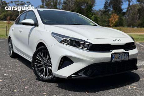 White 2023 Kia Cerato Hatchback Sport
