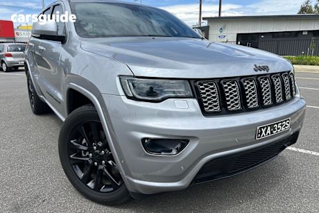Silver 2019 Jeep Grand Cherokee Wagon Night Eagle (4X4)