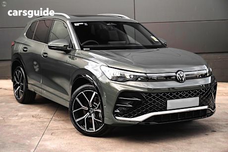 Green 2025 Volkswagen Tiguan Wagon 195Tsi R-Line