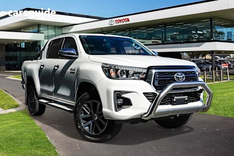 White 2019 Toyota Hilux Double Cab Pick Up Sr5 (4X4)
