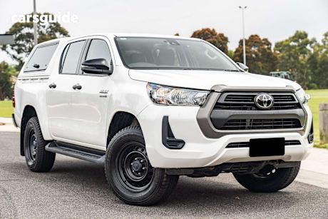 White 2022 Toyota Hilux Double Cab Pick Up Sr (4X4)