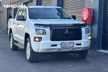White 2024 Mitsubishi Triton Double Cab Pick Up Glx+ (4X4)