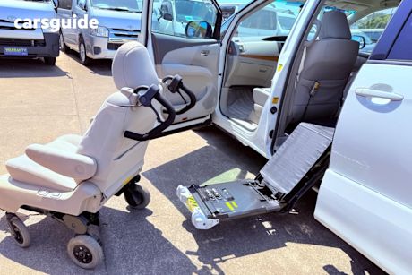 White 2009 Toyota Tarago Wagon