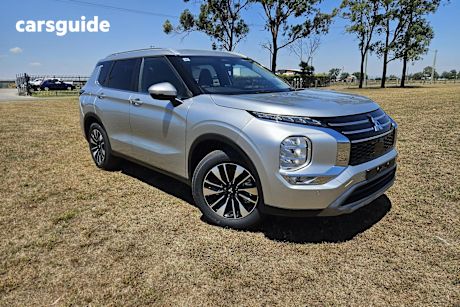 Silver 2025 Mitsubishi Outlander Wagon Ls 7 Seat (2Wd)