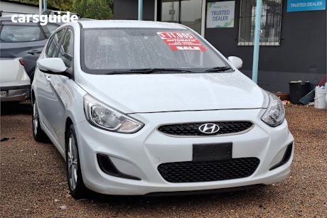 White 2018 Hyundai Accent Hatchback Sport