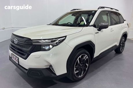 White 2025 Subaru Forester Wagon Hybrid (Awd)