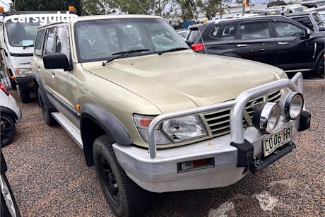 Gold 2001 Nissan Patrol Wagon St (4X4)