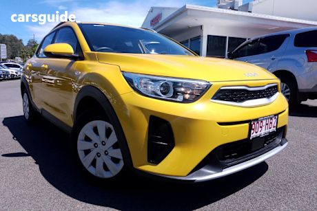Yellow 2023 Kia Stonic Wagon S