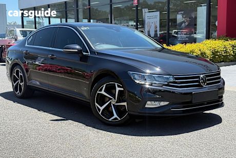 Black 2022 Volkswagen Passat Sedan 140Tsi Business