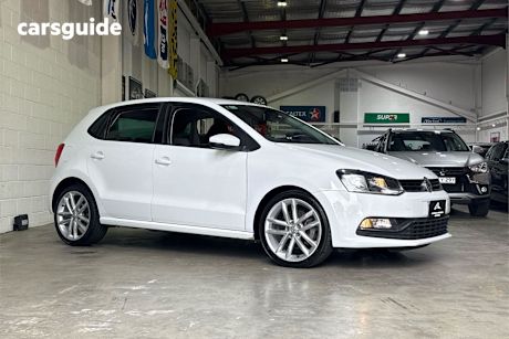 White 2016 Volkswagen Polo Hatchback 81 Tsi Comfortline