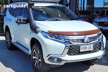 White 2018 Mitsubishi Pajero Sport Wagon Exceed (4X4) 7 Seat