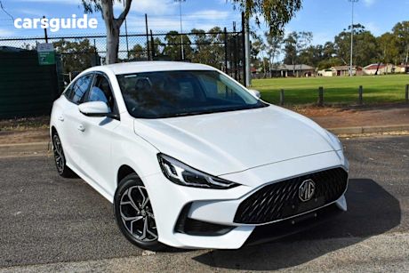 White 2024 MG MG5 Sedan Vibe