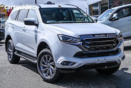 White 2024 Isuzu MU-X SUV