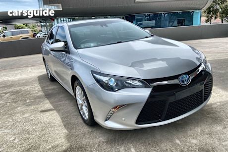 Silver 2017 Toyota Camry Sedan Atara Sl Hybrid